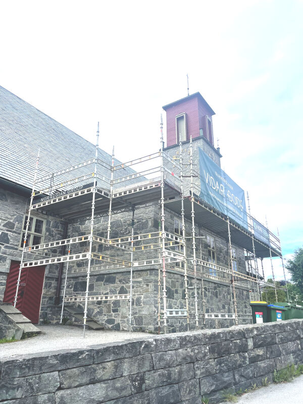 Rehabilitering av kopartaka på kyrkja