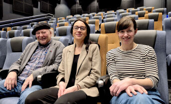 – Film med «noko attåt»