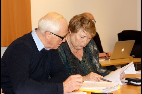 Steile frontar i forhandlingane