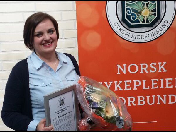 Anita Nybø fekk prisen årets sjukepleieleiar