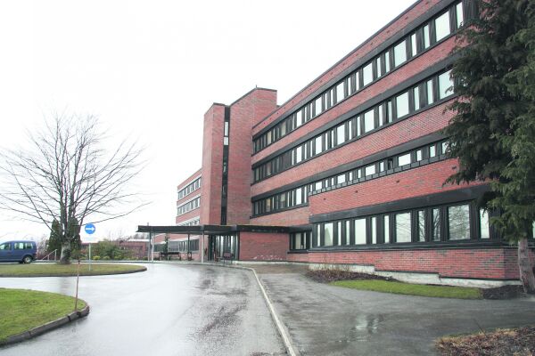 Tjue tilsette i heimekarantene