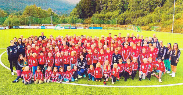 Store planar på Hornindal stadion