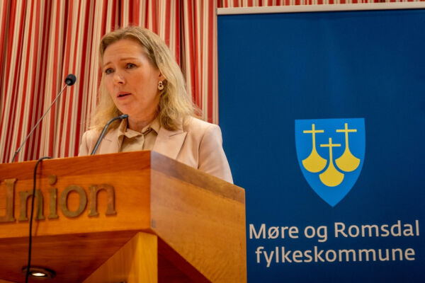 Varslar tøffare tider