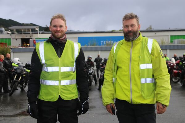 Motorsykkeltur med 35 deltakarar